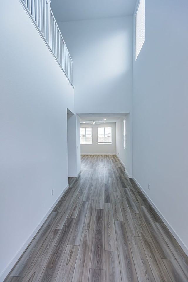 8526 West Agate Avenue - Photo 5 of 36