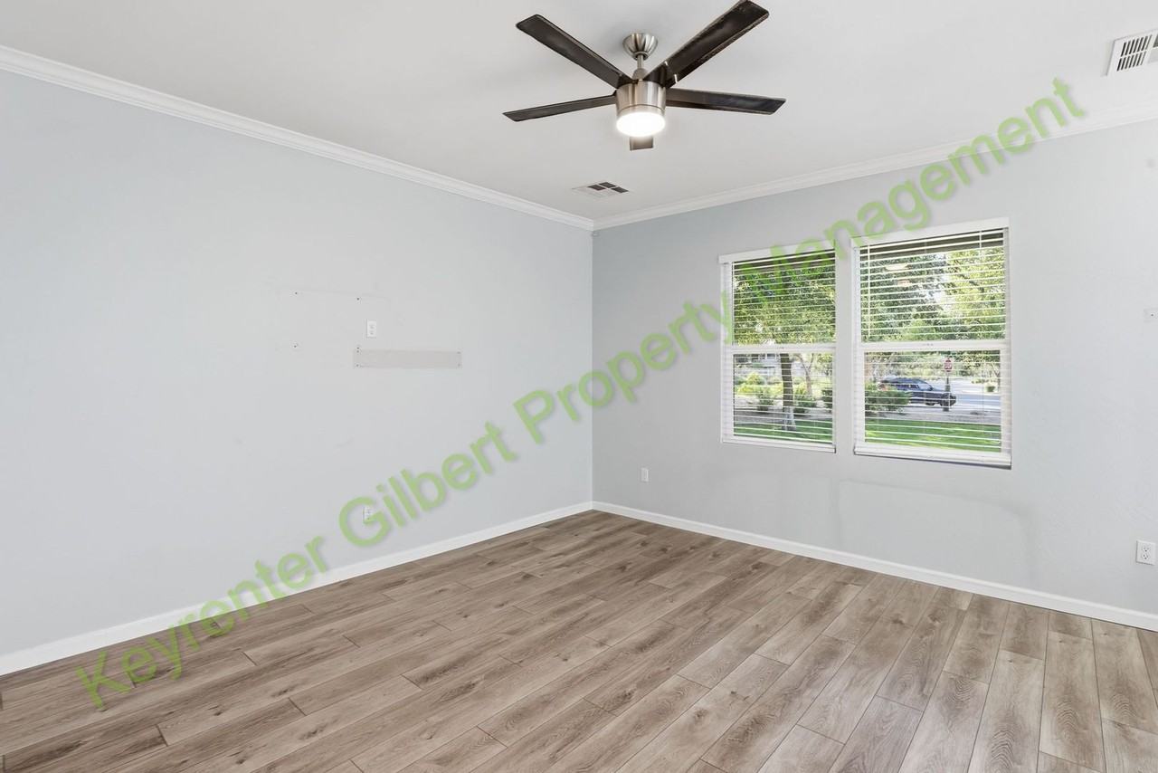 1502 S Jacana Ln - Photo 6 of 38