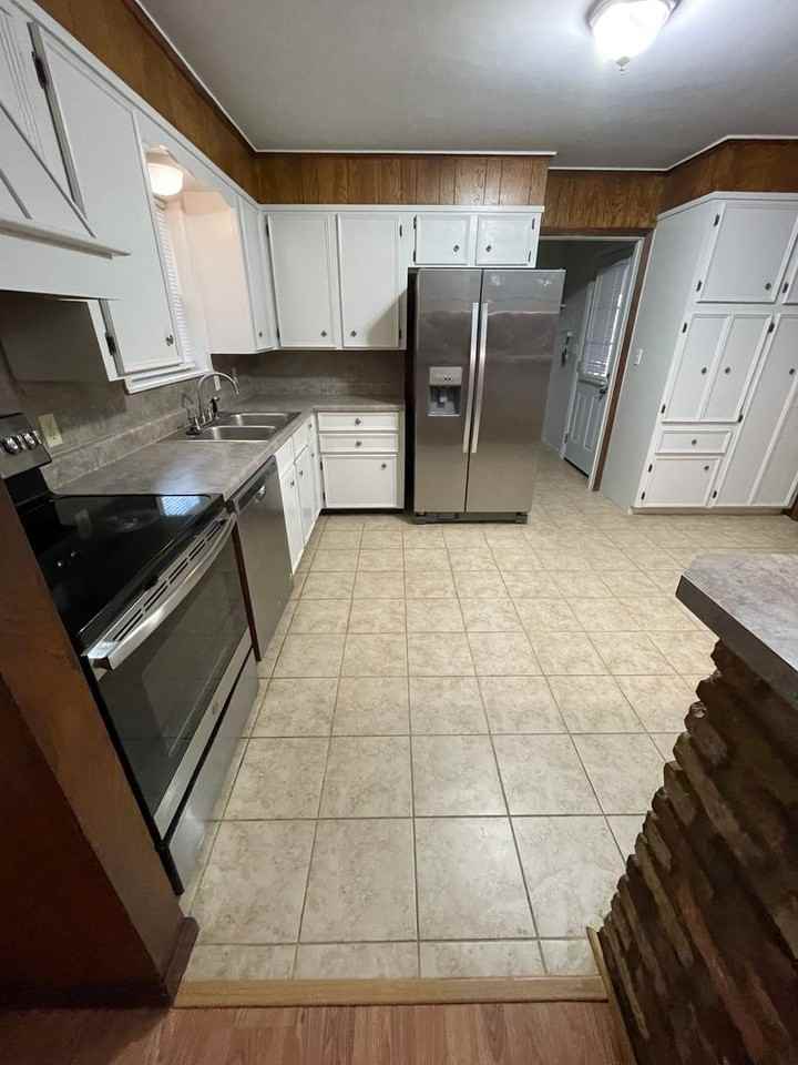 106 Hickory Hollow Drive - Photo 3 of 10