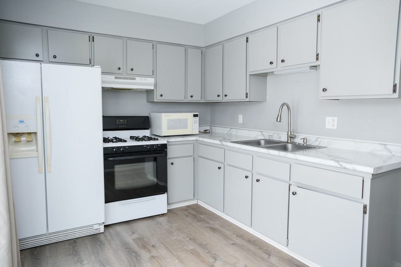 5266 Plaza Avenue - Photo 3 of 18