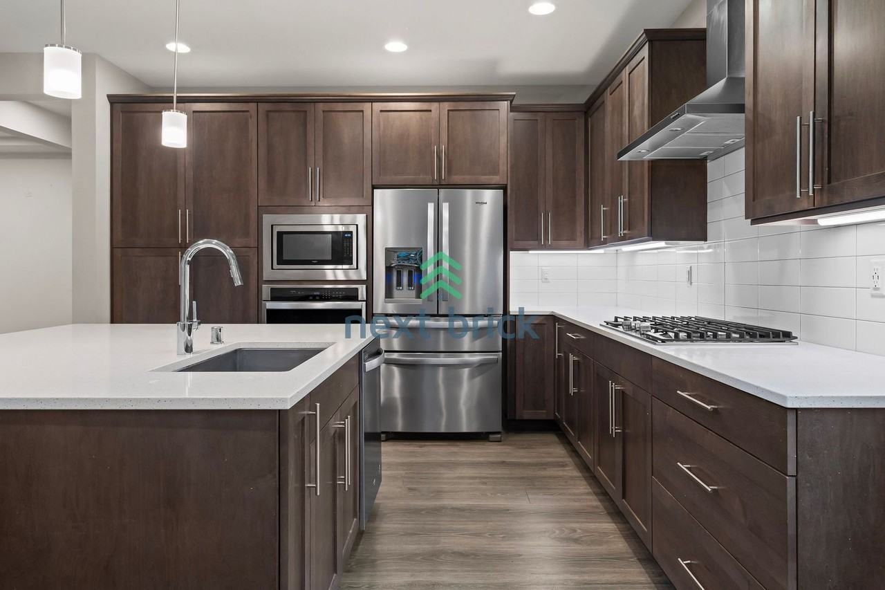 18303 17th Ave W - Photo 3 of 31