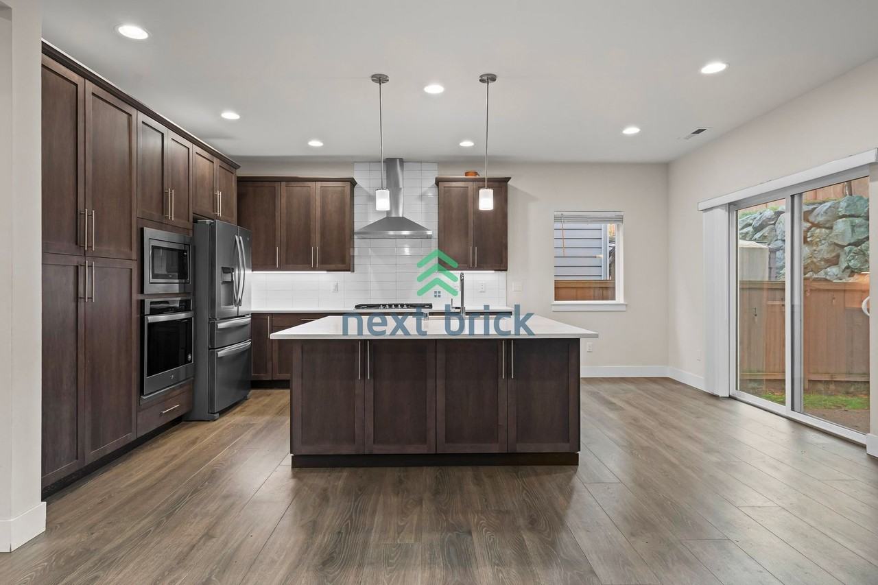 18303 17th Ave W - Photo 4 of 31