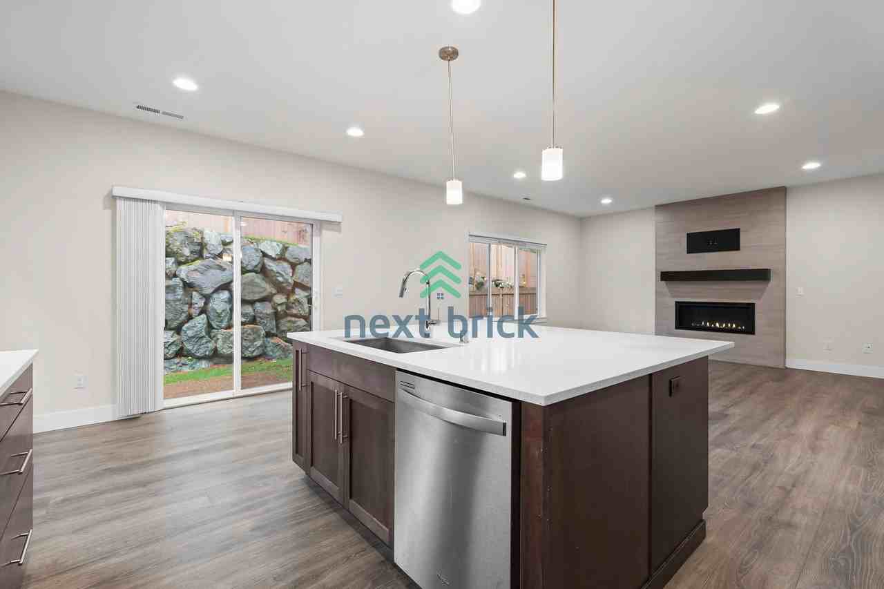 18303 17th Ave W - Photo 6 of 31