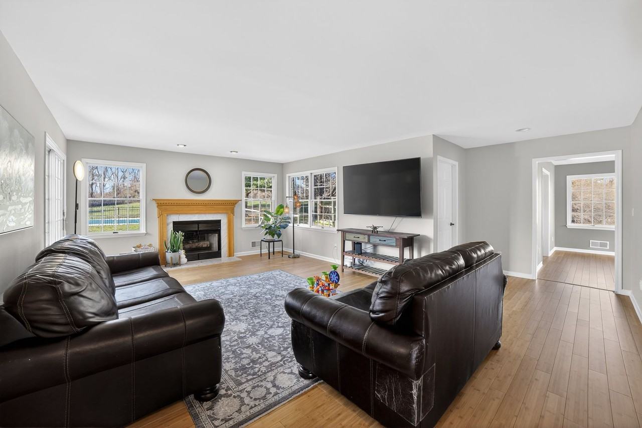 7 Sun Valley Way - Photo 6 of 22