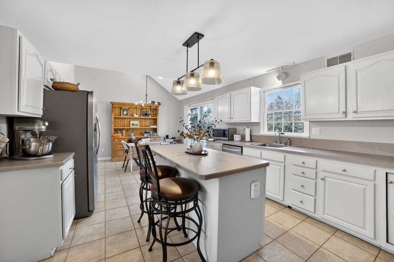 7 Sun Valley Way - Photo 7 of 22