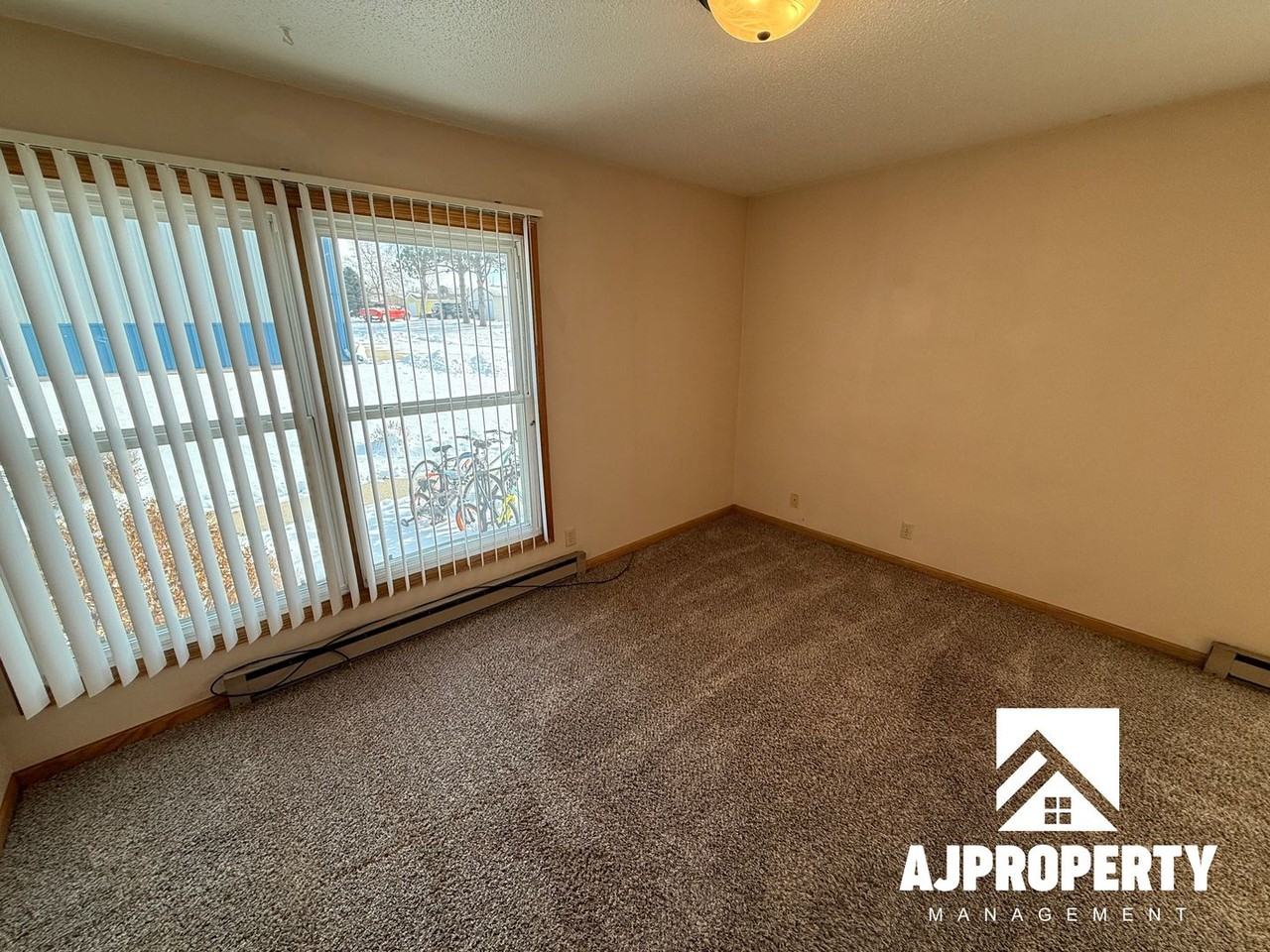 812 Canyon Avenue - Photo 4 of 8