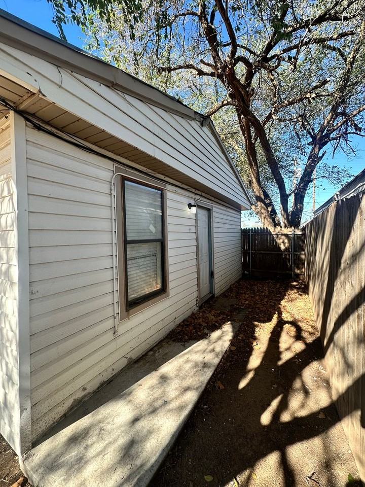 3216 35th Street - Photo 2 of 4