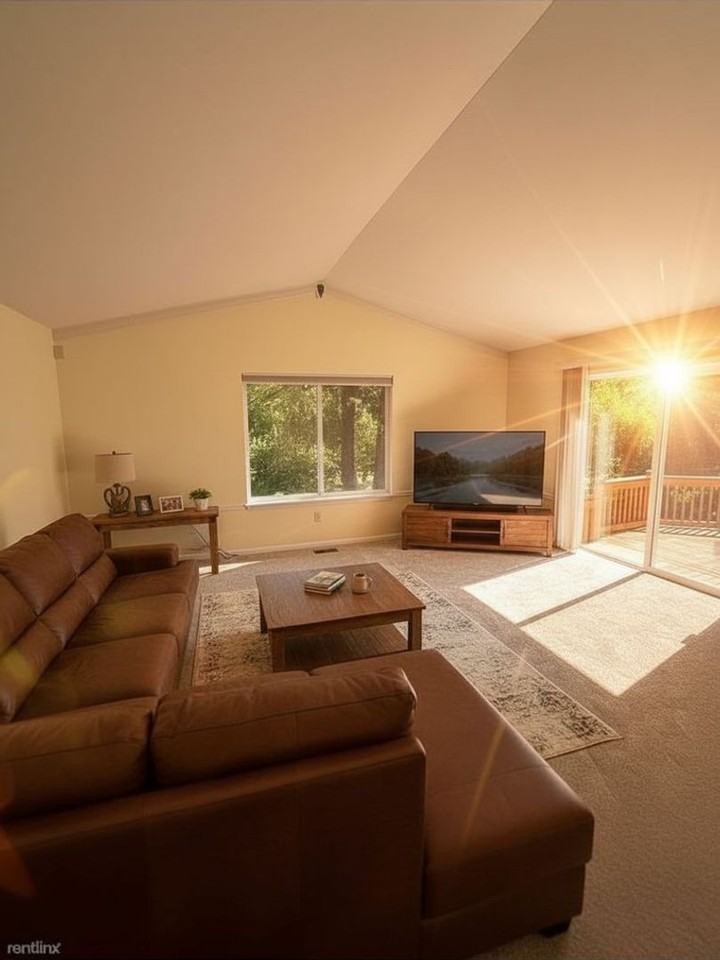 9092 Posey Dr - Photo 3 of 14