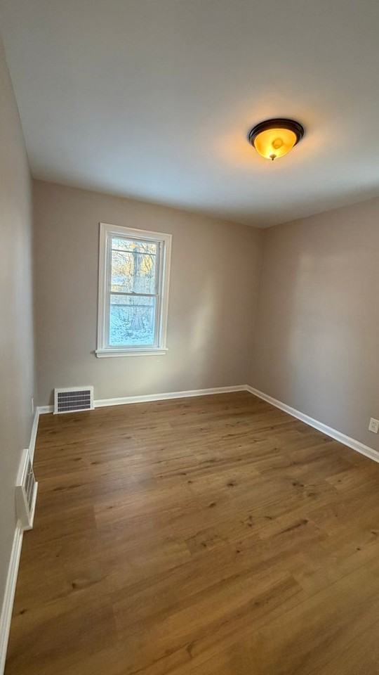 4195 Lyons Ave - Photo 6 of 21