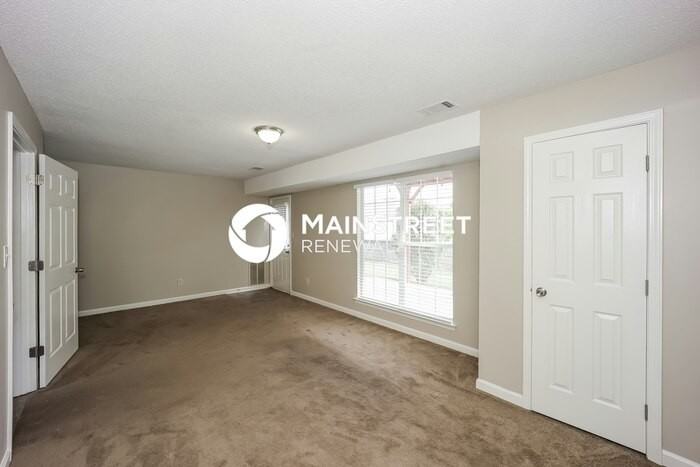 6555 Creekview Ct - Photo 6 of 17