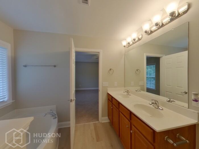 13527 Pontchatrain Avenue - Photo 7 of 9