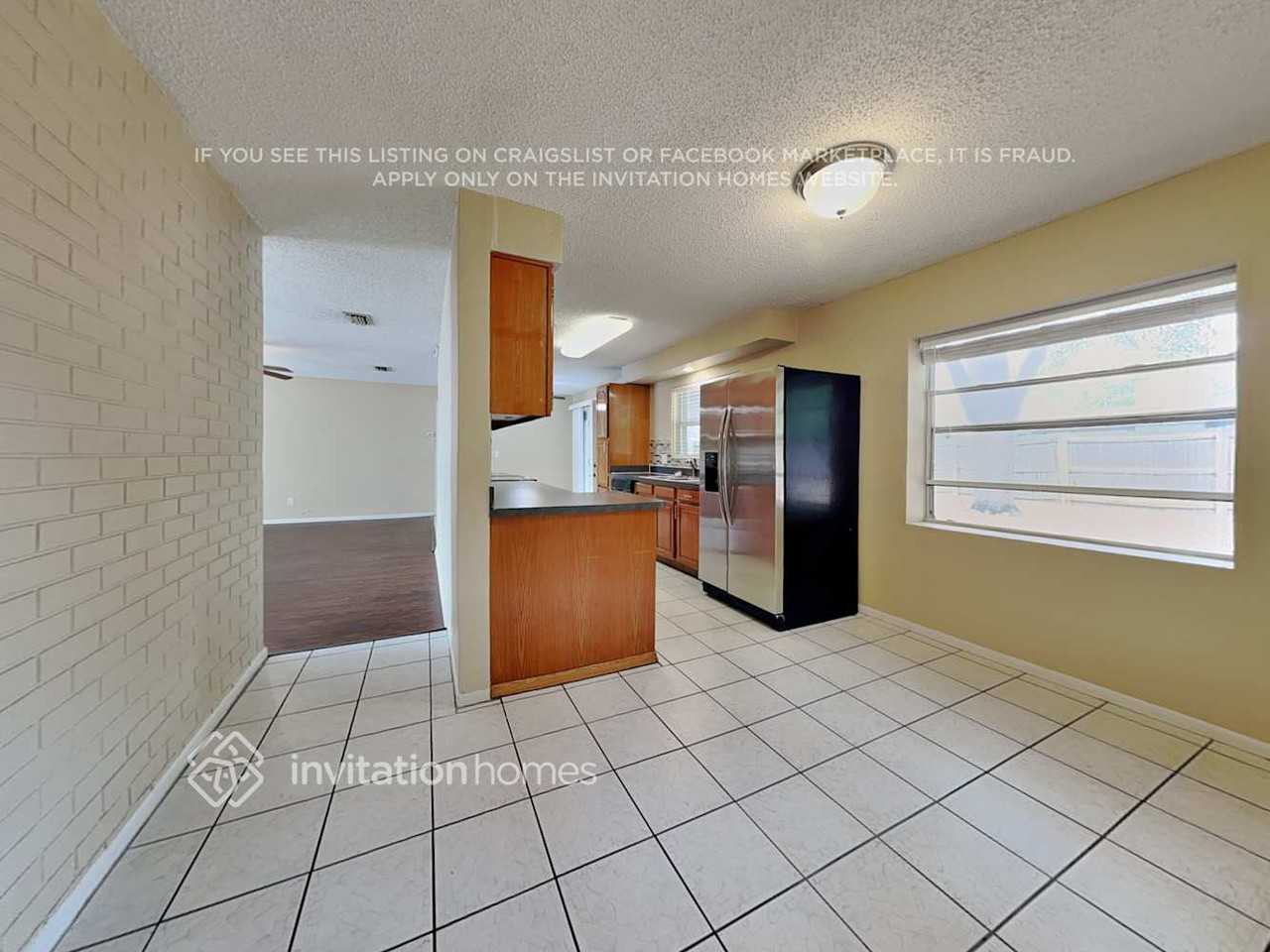 1752 Thames Street - Photo 7 of 20