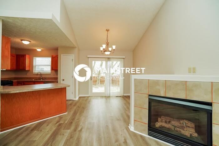6518 Whims Rd - Photo 7 of 18