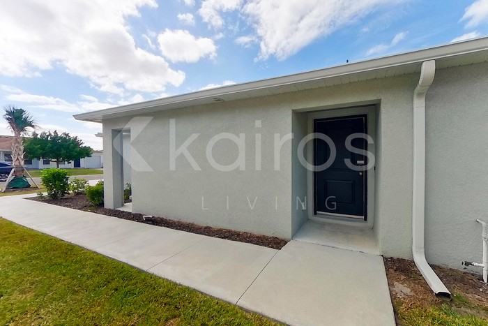 18312 Gibraltar Ln - Photo 2 of 25