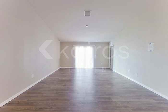 18312 Gibraltar Ln - Photo 4 of 25