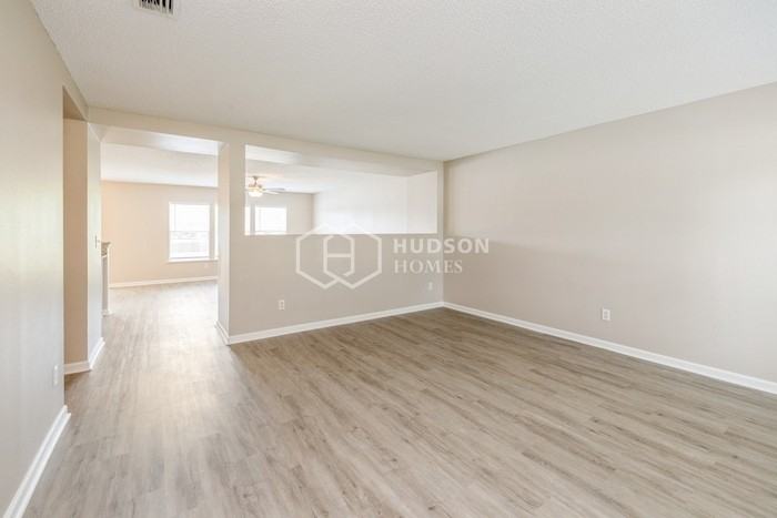 9609 Hazel Lake Dr - Photo 6 of 26