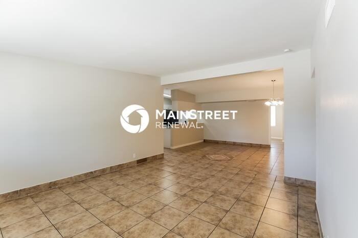 3816 W Townley Ave - Photo 4 of 16