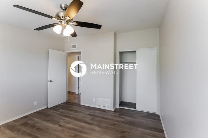 3816 W Townley Ave - Photo 7 of 16