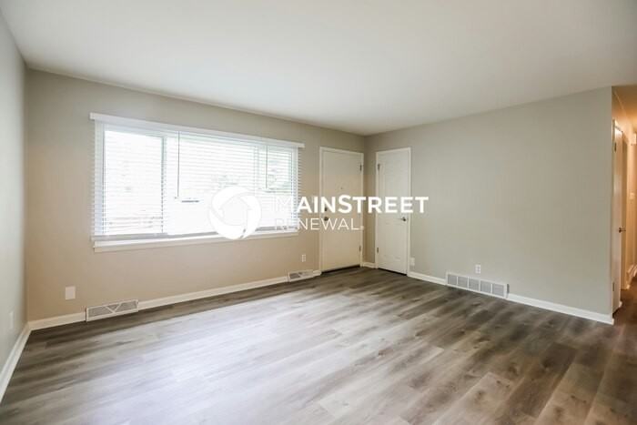 11302 Norton Ave - Photo 4 of 17