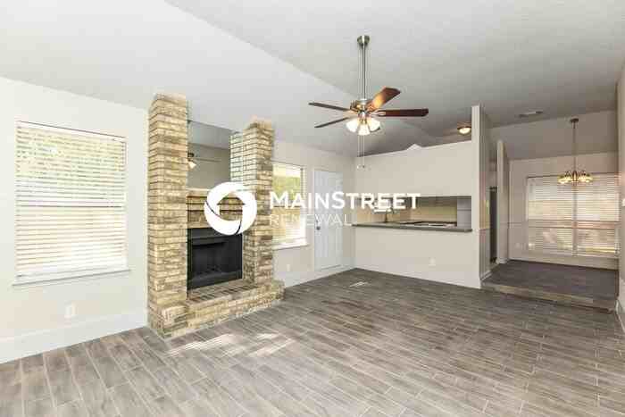 914 Pierce Arrow Drive - Photo 3 of 16