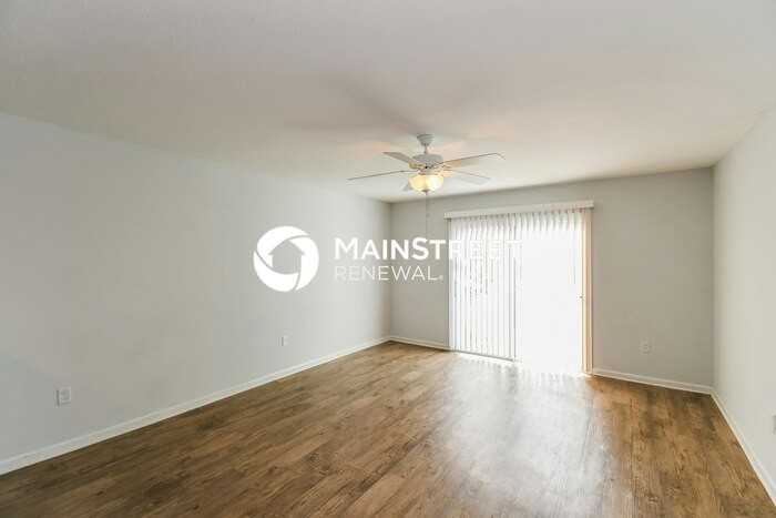 556 Eiseman Way - Photo 3 of 18