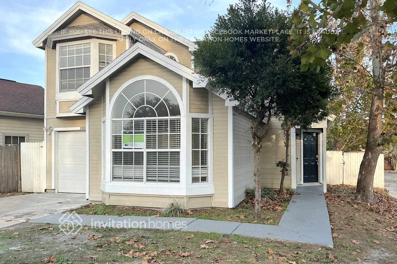 2203 Canonero Ct - Photo 2 of 19