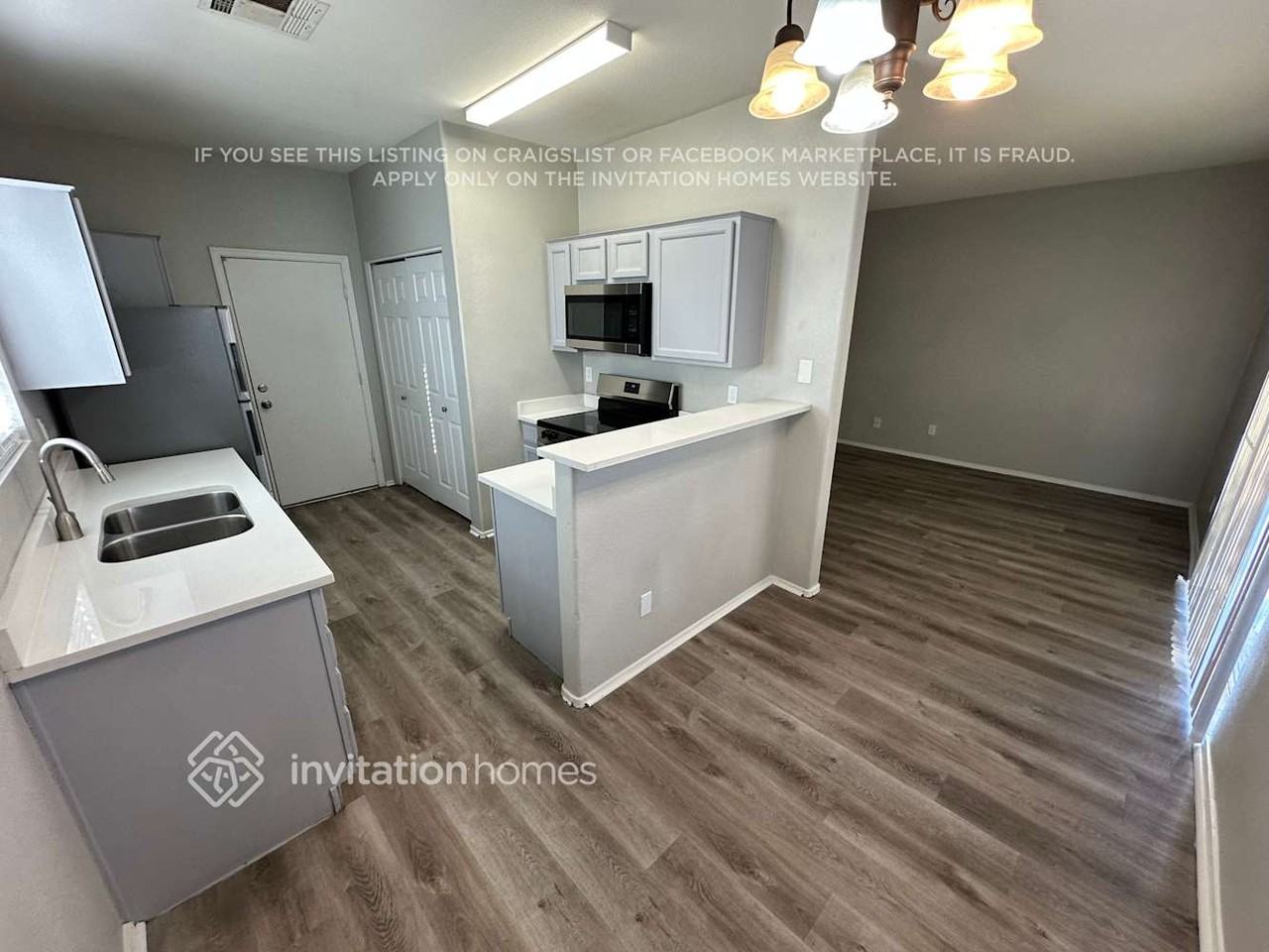 833 E Minton St - Photo 4 of 13