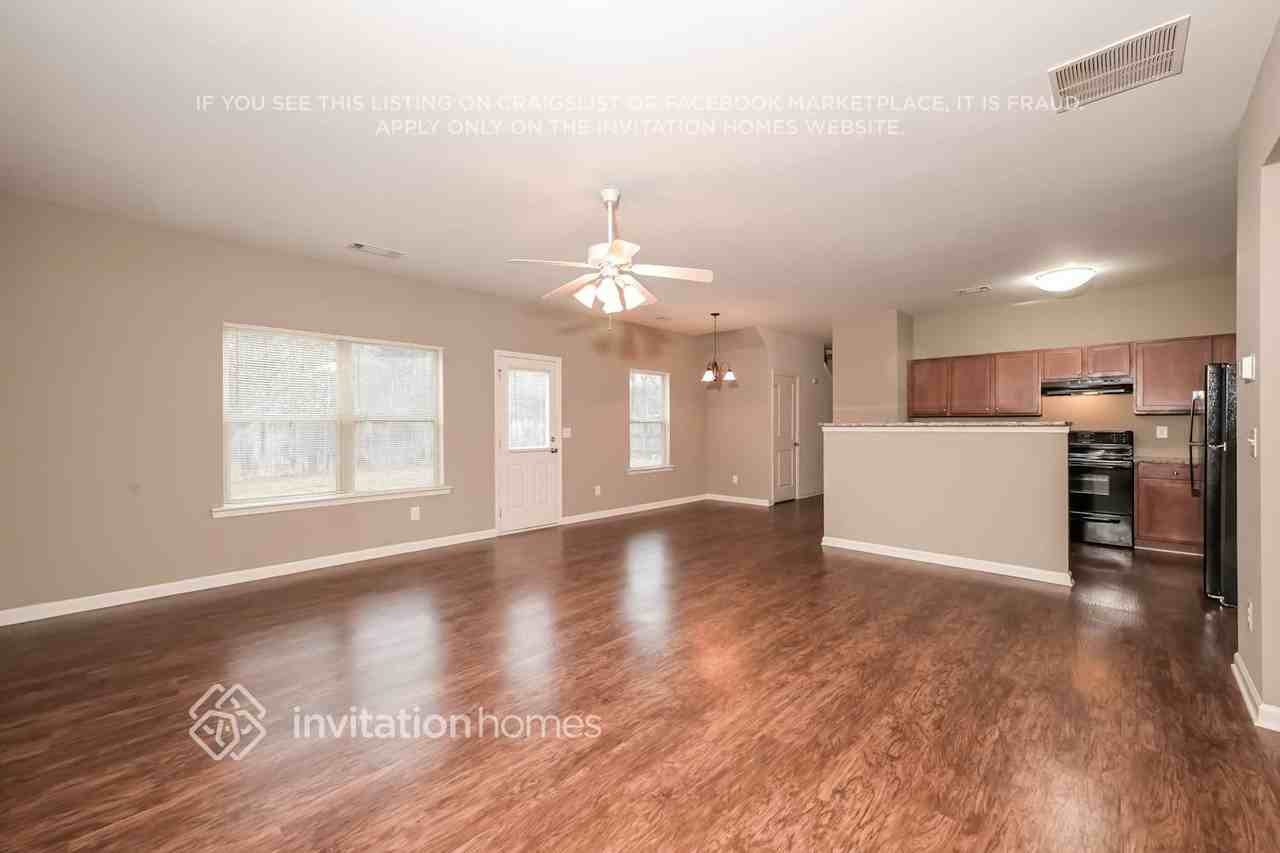 1472 Ewing Farm Dr - Photo 4 of 18