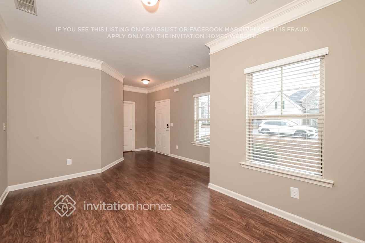 1472 Ewing Farm Dr - Photo 5 of 18