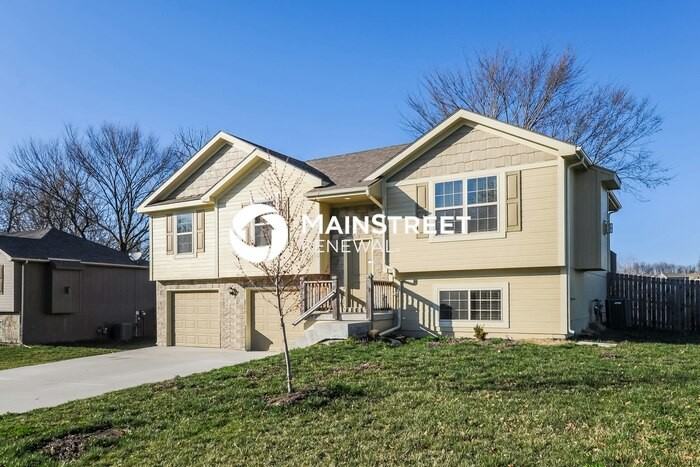 622 Autumn Dr - Photo 2 of 17