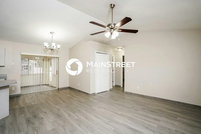 126 Se 7th St - Photo 2 of 16