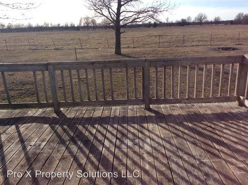 385 N 180th St - Photo 3 of 3