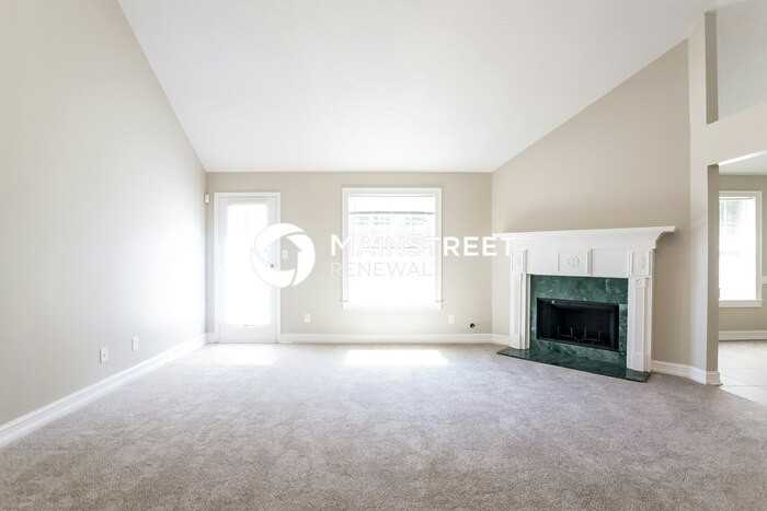 83 Prestwick Dr - Photo 3 of 15