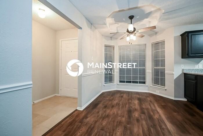 1320 Greenfield Dr - Photo 5 of 16