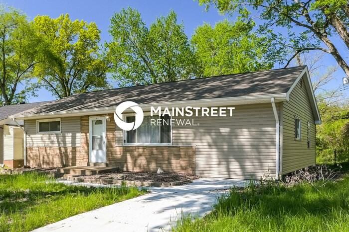 10117 Crown Point Dr - Photo 2 of 17