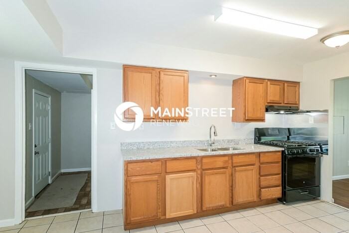 10117 Crown Point Dr - Photo 6 of 17