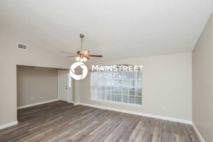 2059 Allegheny Cir - Photo 4 of 16