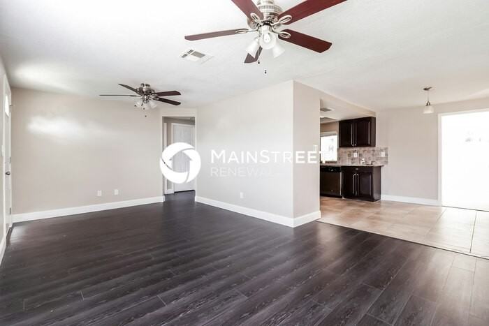 6230 Westport Dr - Photo 3 of 13