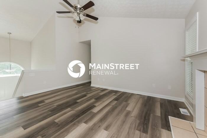 135 Tara Way - Photo 4 of 17