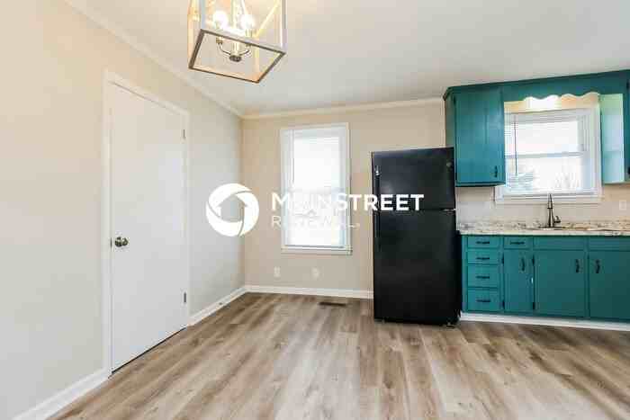 410 Watts Dr - Photo 5 of 16