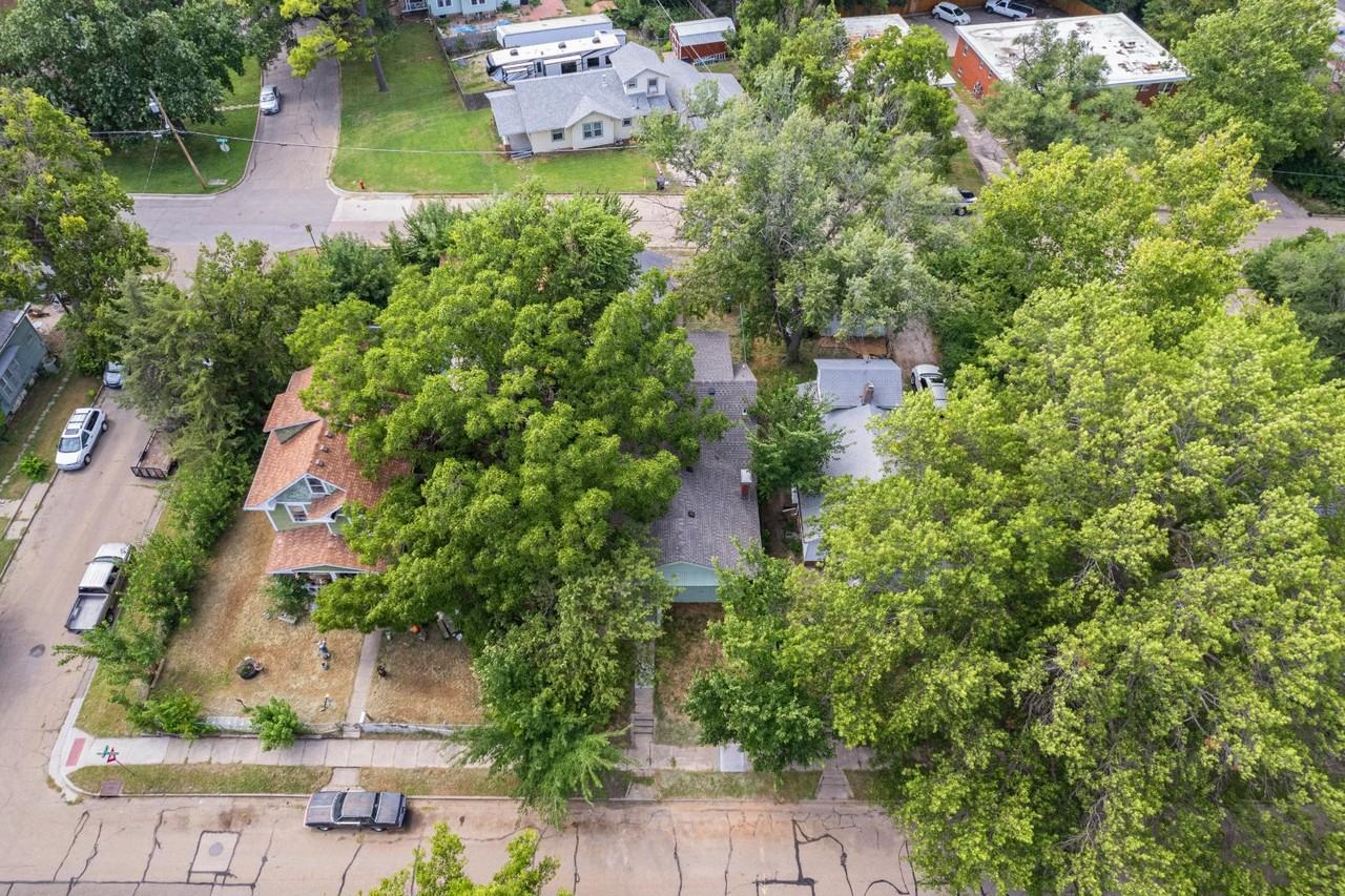 631 Southwest Lindenwood Avenue - Photo 3 of 20