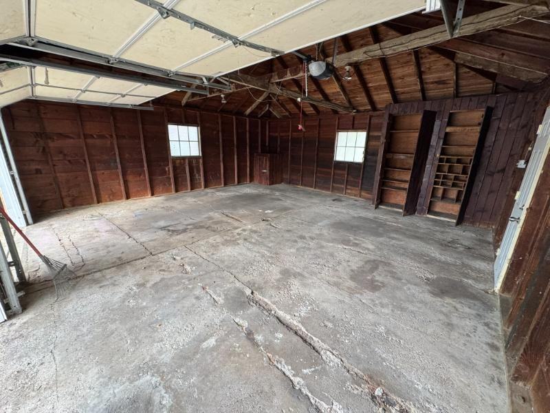 2812 Fuller Ave Ne - Photo 6 of 20
