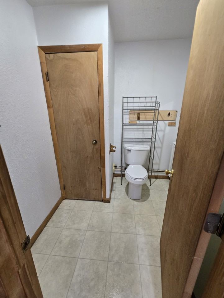 134 W Dawson Ave #2 - Photo 3 of 8