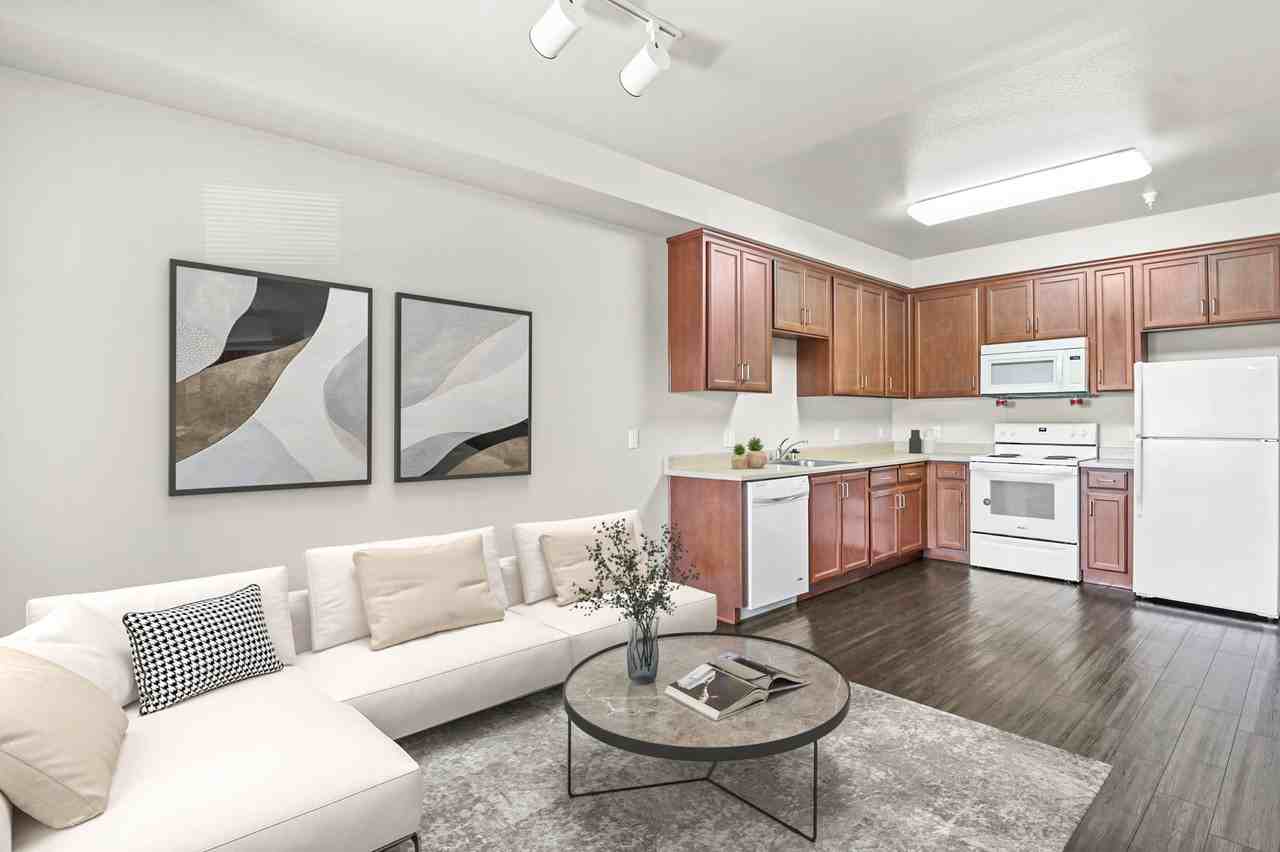 1535 W San Carlos St #1 - Photo 4 of 9