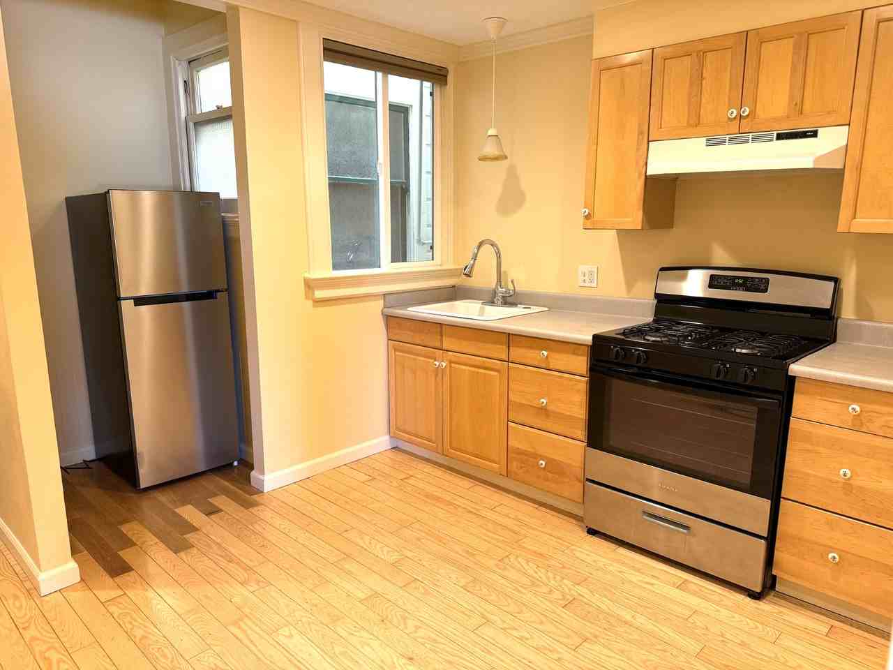 524 Georgia St #205 - Photo 7 of 14