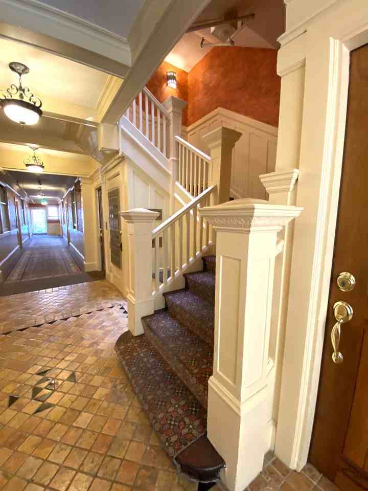 524 Georgia St #205 - Photo 4 of 16