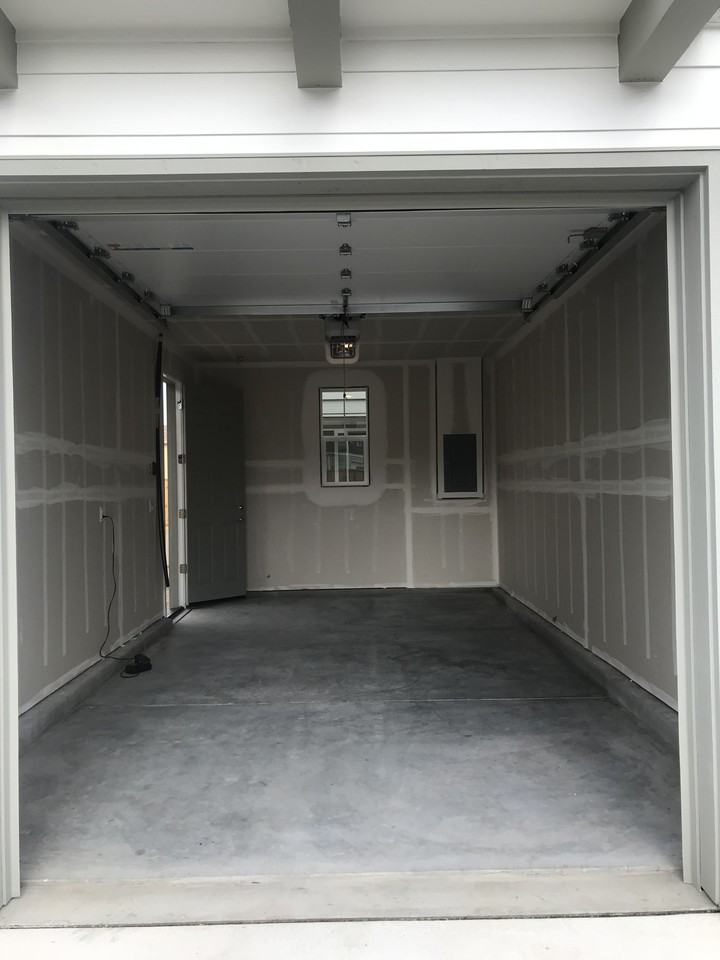 2700 Boardwalk Ave #B - Photo 3 of 20