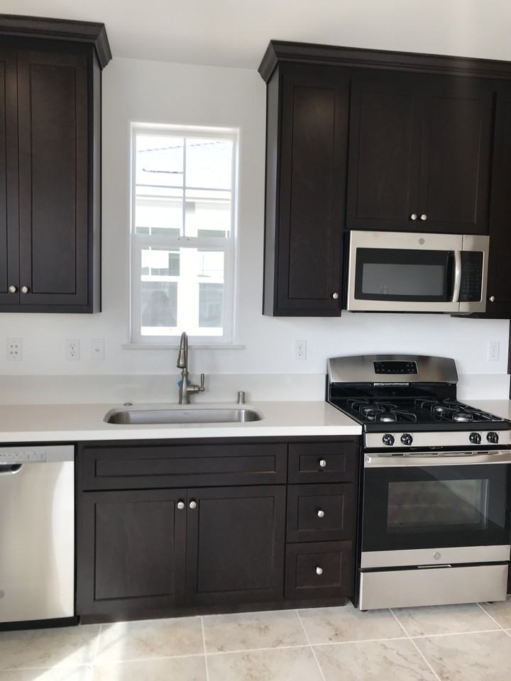 2700 Boardwalk Ave #B - Photo 7 of 20