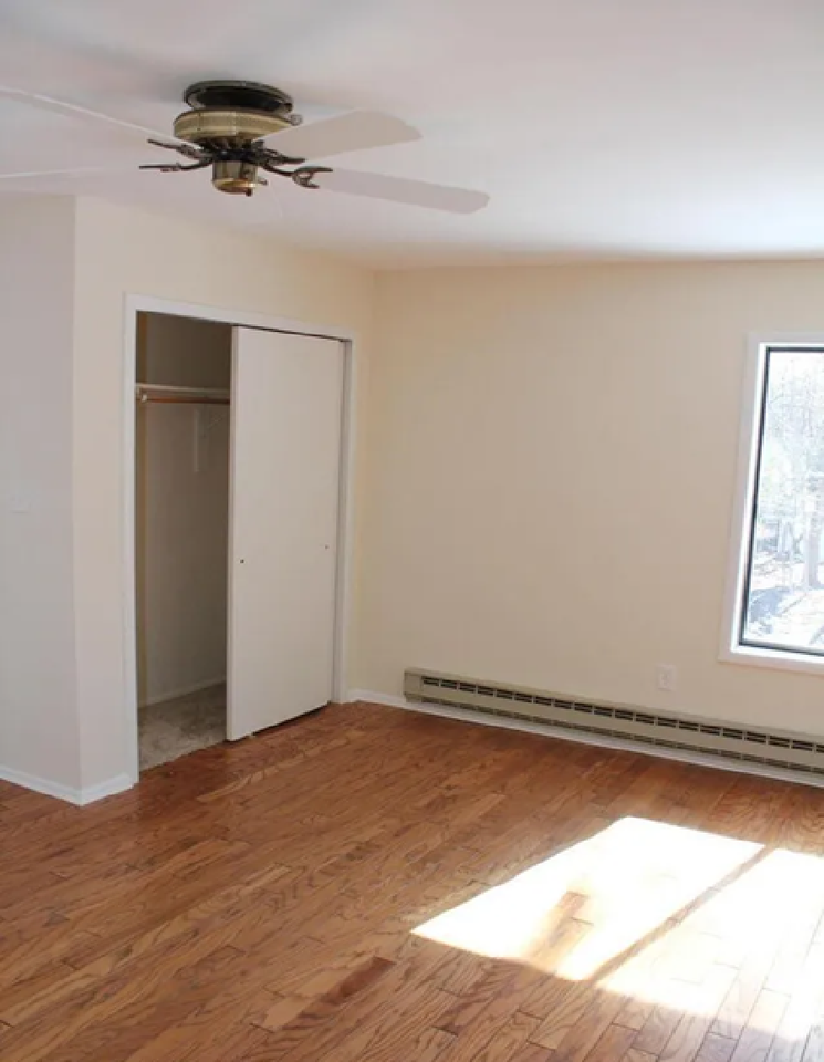 84 Amberly Dr #J - Photo 6 of 14