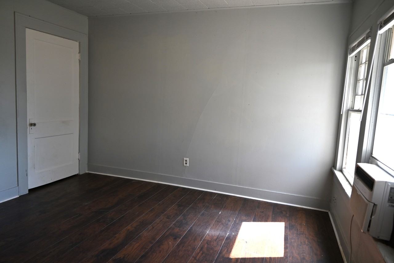 1818 Collins Ave #1-2 - Photo 2 of 15